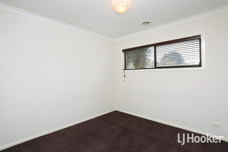 Photo - 3 Cowan Parkway, Point Cook VIC 3030 - Image 7