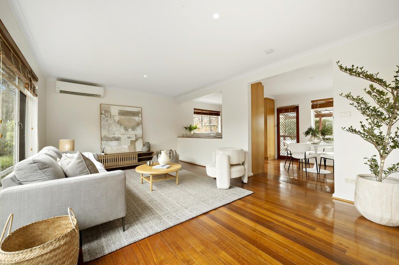 Photo - 3 Coxen Street, Hughes ACT 2605 - Image 2