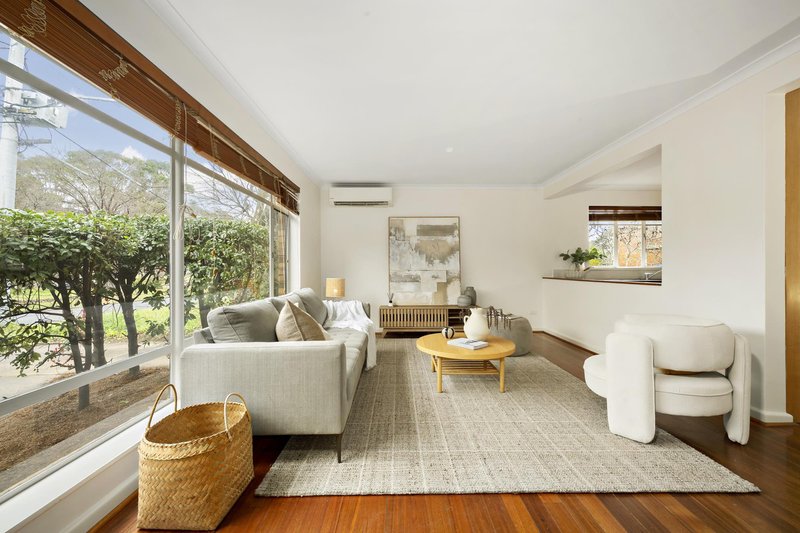 Photo - 3 Coxen Street, Hughes ACT 2605 - Image 3