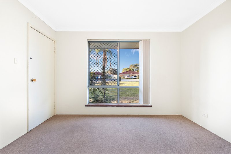 Photo - 3 Crane Glen, Ballajura WA 6066 - Image 7