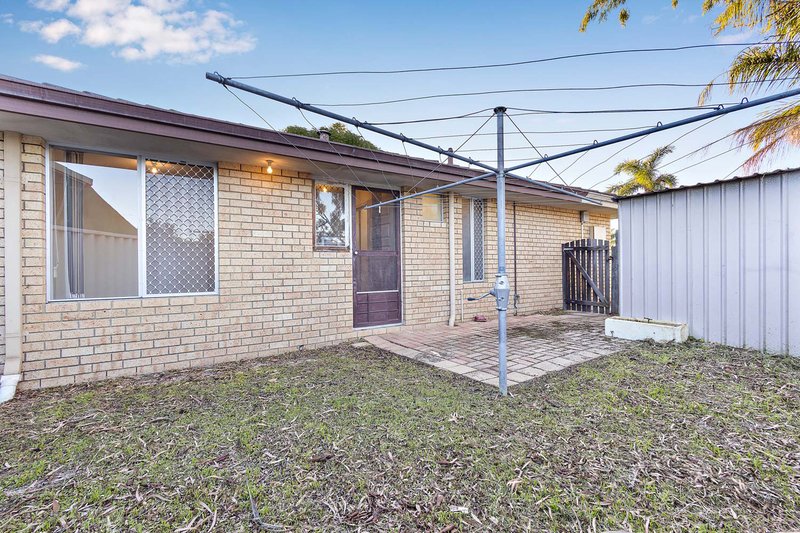 Photo - 3 Crane Glen, Ballajura WA 6066 - Image 18