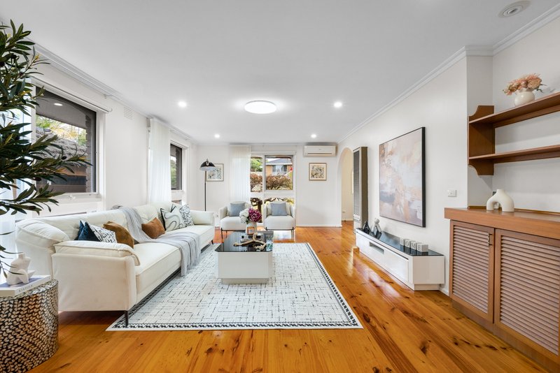Photo - 3 Crawley Court, Vermont South VIC 3133 - Image 2