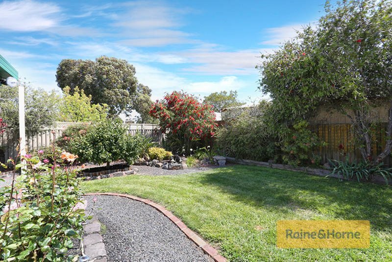 Photo - 3 Crespin Place, Roxburgh Park VIC 3064 - Image 10