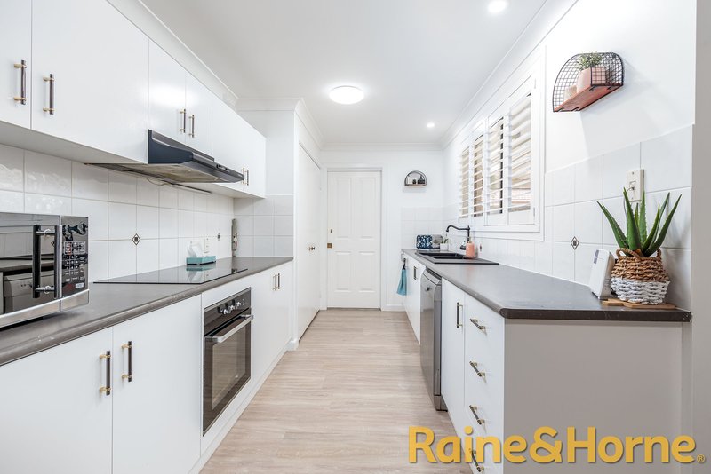 Photo - 3 Cronin Place, Dubbo NSW 2830 - Image 2