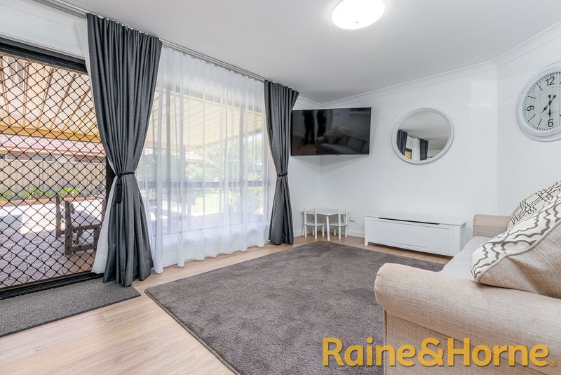 Photo - 3 Cronin Place, Dubbo NSW 2830 - Image 4