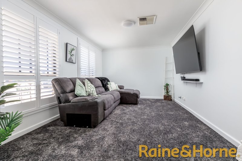 Photo - 3 Cronin Place, Dubbo NSW 2830 - Image 5