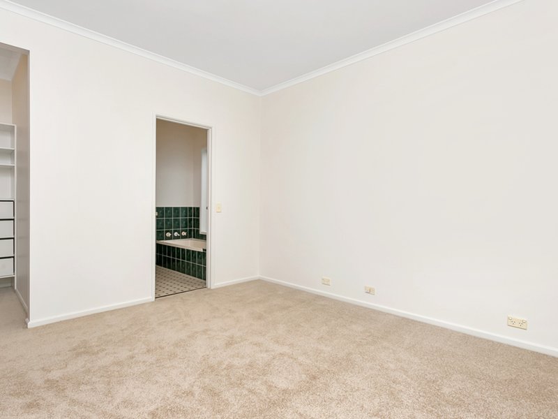 Photo - 3 Crowsnest Place, Seaford Rise SA 5169 - Image 7