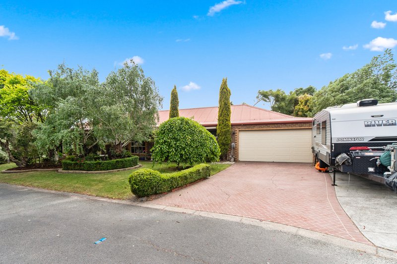 Photo - 3 Cuneata Close, Langwarrin VIC 3910 - Image 2