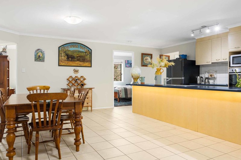 Photo - 3 Currawong Drive, Highfields QLD 4352 - Image 4