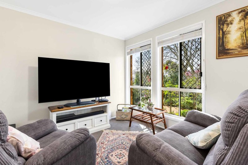 Photo - 3 Currawong Drive, Highfields QLD 4352 - Image 6