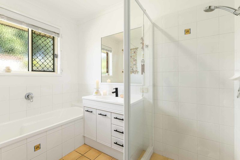 Photo - 3 Currawong Drive, Highfields QLD 4352 - Image 11