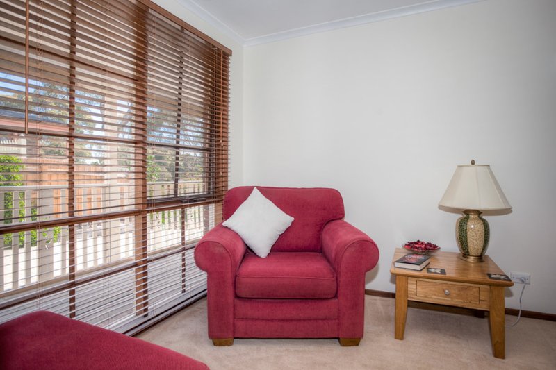 Photo - 3 Curtin Drive, Sunbury VIC 3429 - Image 2