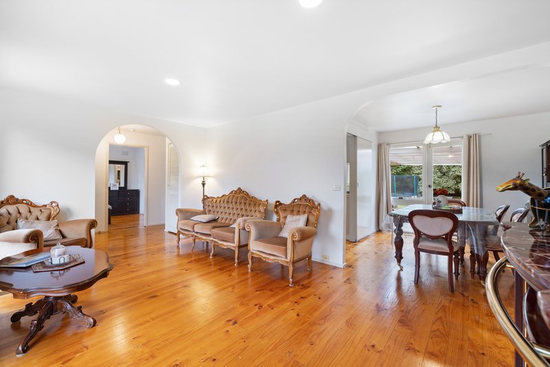 Photo - 3 Custer Grove, Bayswater North VIC 3153 - Image 3