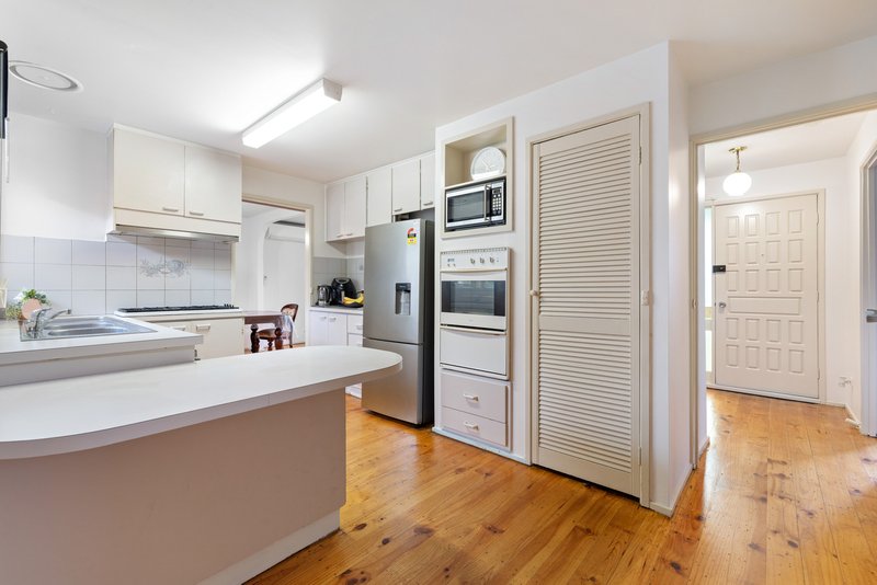 Photo - 3 Custer Grove, Bayswater North VIC 3153 - Image 6