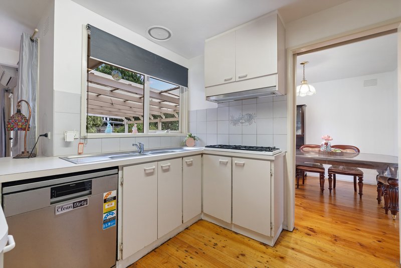 Photo - 3 Custer Grove, Bayswater North VIC 3153 - Image 7