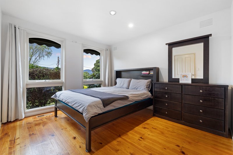Photo - 3 Custer Grove, Bayswater North VIC 3153 - Image 9