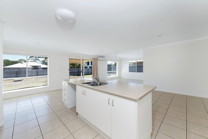 Photo - 3 Cycad Court, Moore Park Beach QLD 4670 - Image 9