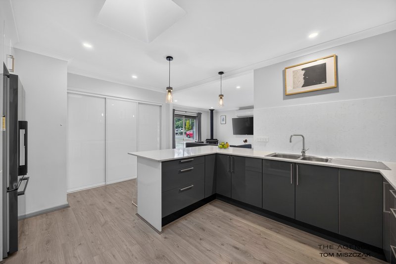 Photo - 3 Cypress Road, Forrestfield WA 6058 - Image 6