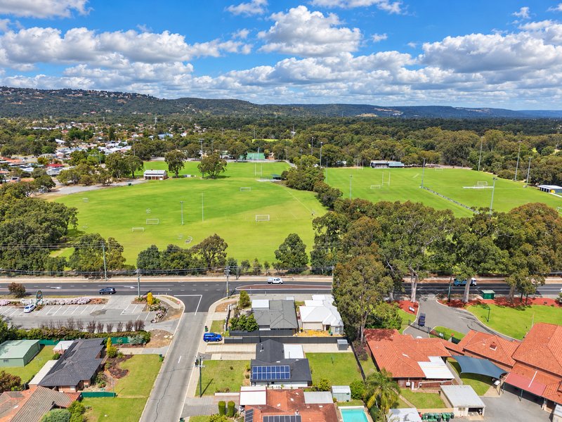 Photo - 3 Cypress Road, Forrestfield WA 6058 - Image 30