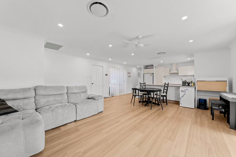 Photo - 3 Daffodil Place, Runcorn QLD 4113 - Image 2