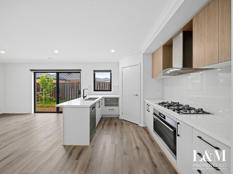 Photo - 3 Daisy Drive, Donnybrook VIC 3064 - Image 5