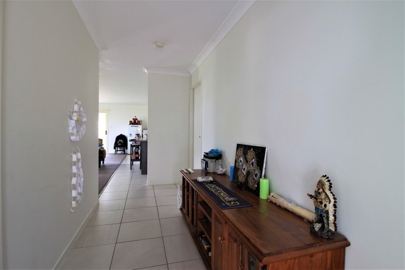 Photo - 3 Darter Close, Lowood QLD 4311 - Image 2