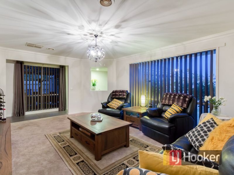 Photo - 3 Day Place, Hampton Park VIC 3976 - Image 6