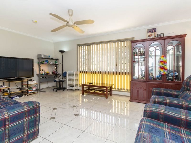 Photo - 3 Dayana Street, Marsden QLD 4132 - Image 3