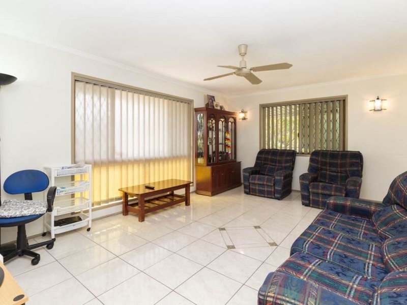 Photo - 3 Dayana Street, Marsden QLD 4132 - Image 2