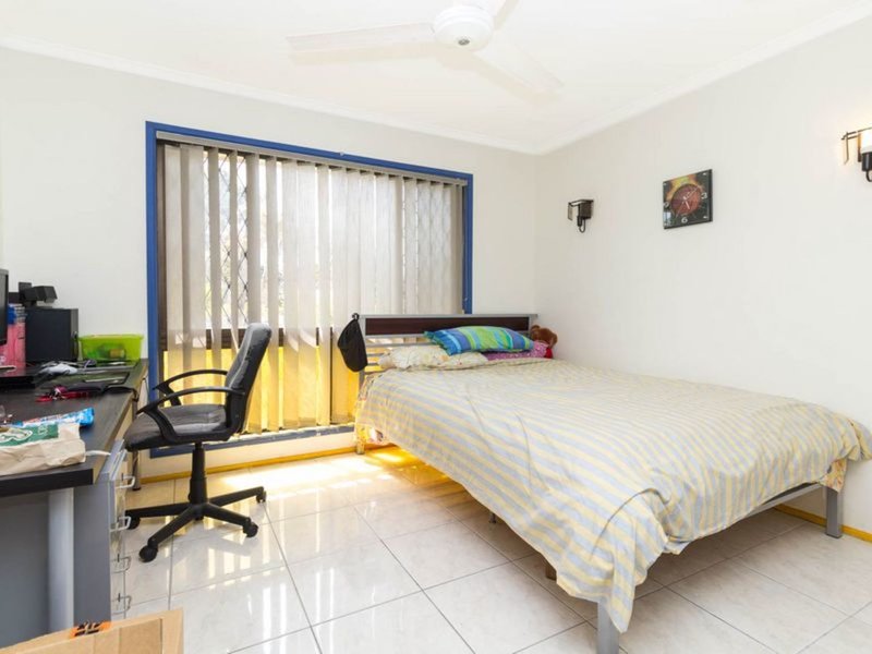 Photo - 3 Dayana Street, Marsden QLD 4132 - Image 5