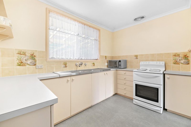 Photo - 3 Dean Place, Charnwood ACT 2615 - Image 2