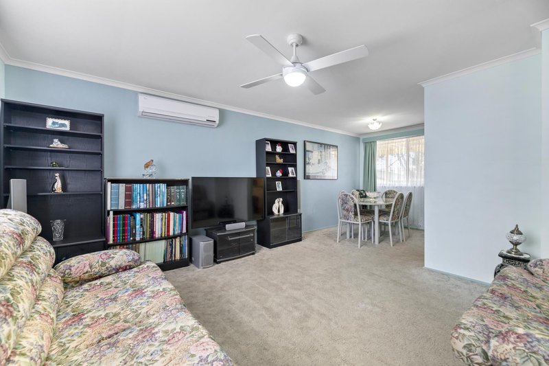 Photo - 3 Dean Place, Charnwood ACT 2615 - Image 6