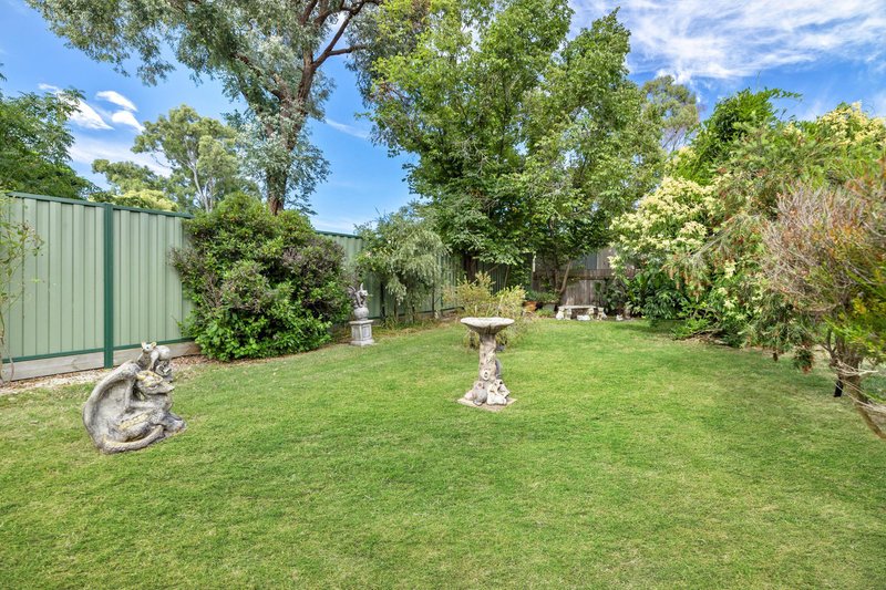 Photo - 3 Dean Place, Charnwood ACT 2615 - Image 14