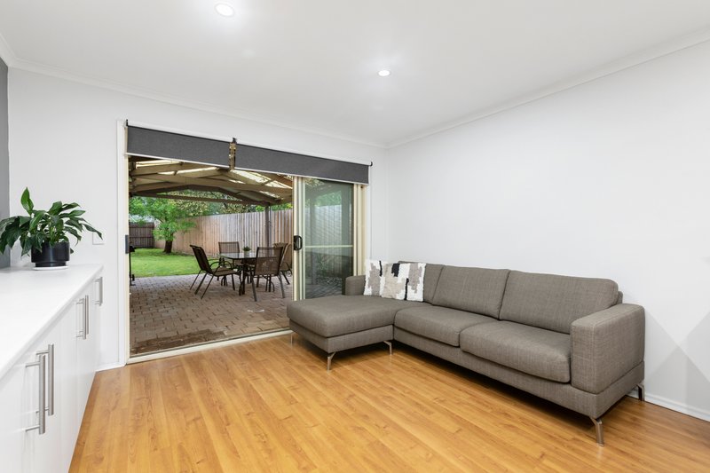 Photo - 3 Deanswood Court, Cheltenham VIC 3192 - Image 3