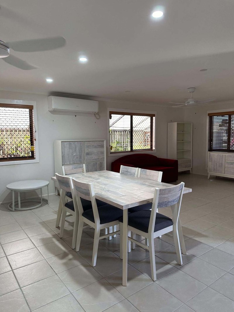 Photo - 3 Deegan Court, Avenell Heights QLD 4670 - Image 6