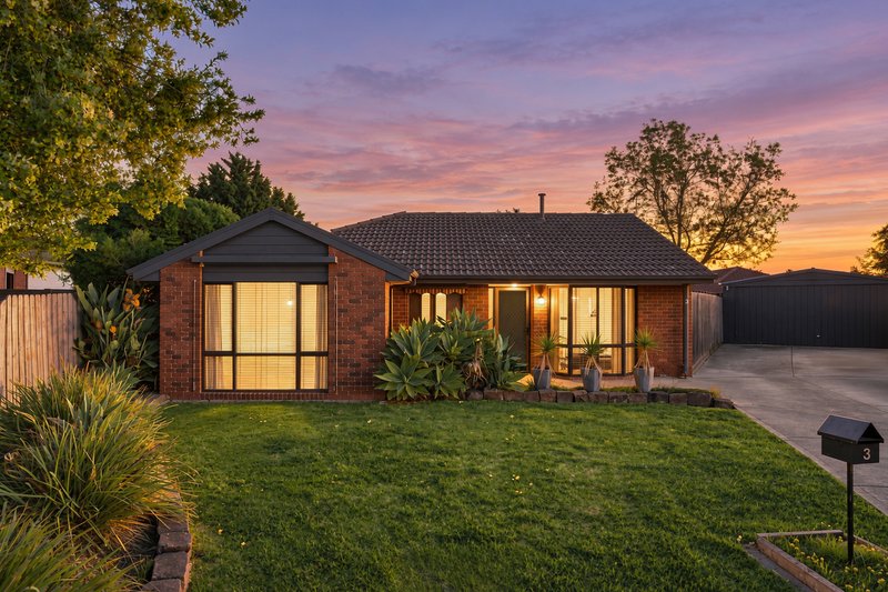 Photo - 3 Delage Close, Keilor Downs VIC 3038 - Image 1