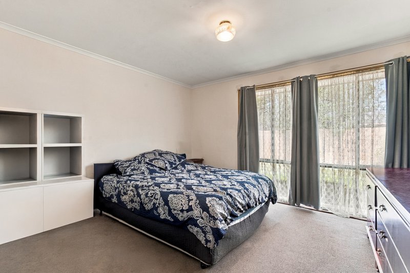 Photo - 3 Delage Close, Keilor Downs VIC 3038 - Image 5