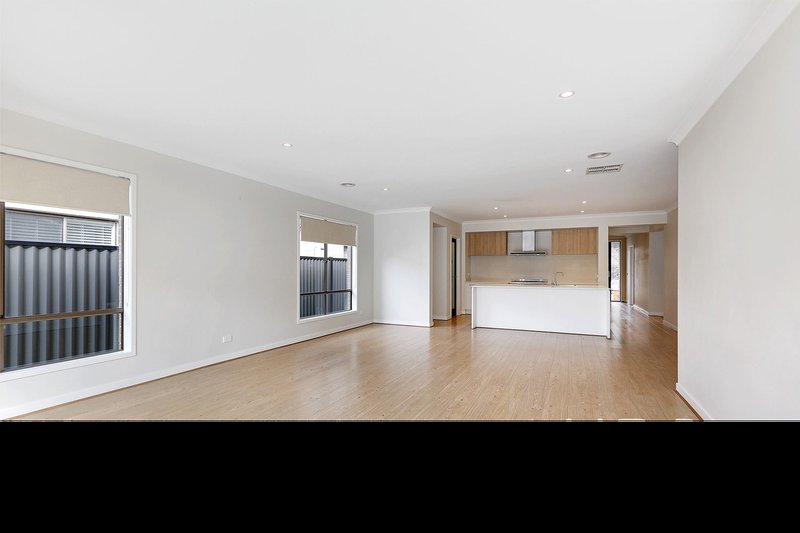 Photo - 3 Delaware Road, Craigieburn VIC 3064 - Image 3