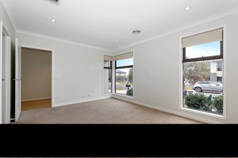 Photo - 3 Delaware Road, Craigieburn VIC 3064 - Image 6