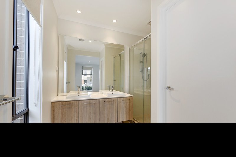 Photo - 3 Delaware Road, Craigieburn VIC 3064 - Image 7