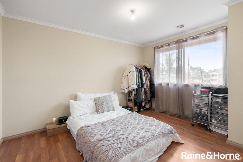 Photo - 3 Denison Place, Roxburgh Park VIC 3064 - Image 7