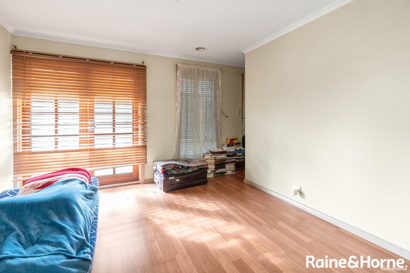 Photo - 3 Denison Place, Roxburgh Park VIC 3064 - Image 8