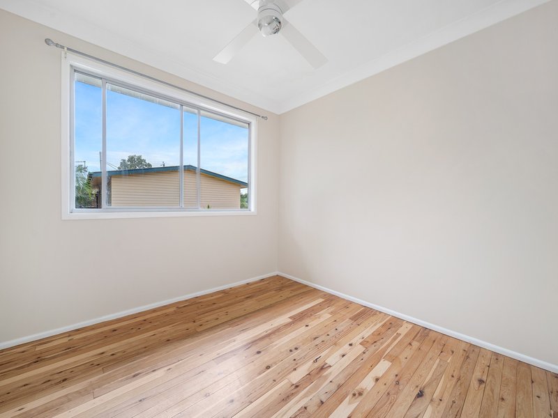 Photo - 3 Deodar Street, Woodridge QLD 4114 - Image 7