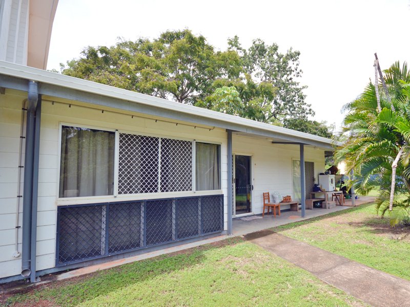 Photo - 3 Deplanchea Terrace, Rocky Point QLD 4874 - Image 9