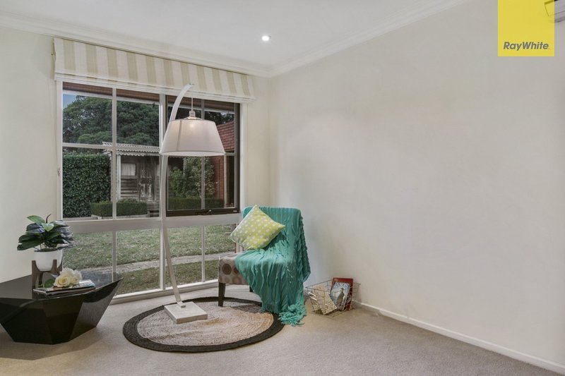 Photo - 3 Derwent Court, Berwick VIC 3806 - Image 3