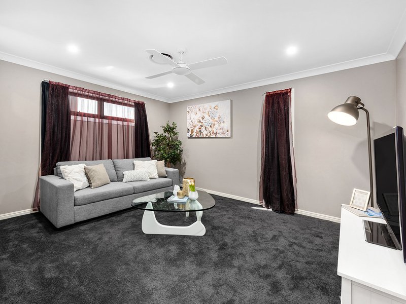 Photo - 3 Derwent Street, Murrumba Downs QLD 4503 - Image 3