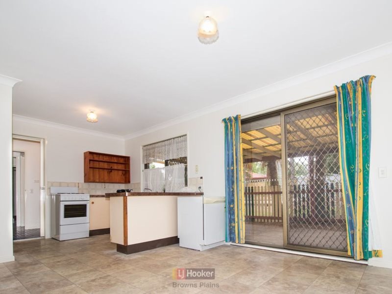 Photo - 3 Devine Street, Marsden QLD 4132 - Image 3