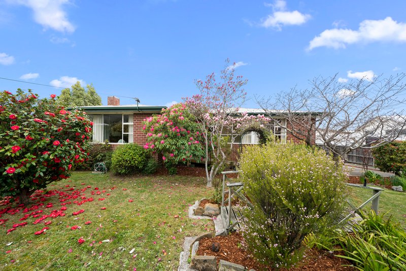 Photo - 3 Dewar Place, Claremont TAS 7011 - Image 2