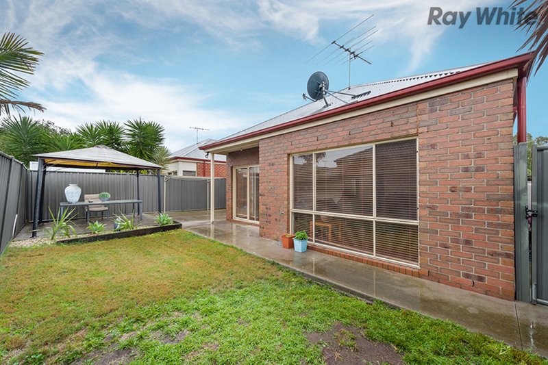 Photo - 3 Dickerson Way, Caroline Springs VIC 3023 - Image 8