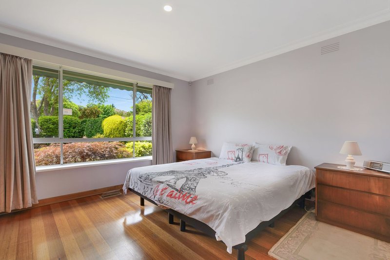 Photo - 3 Dion Road, Glen Waverley VIC 3150 - Image 2